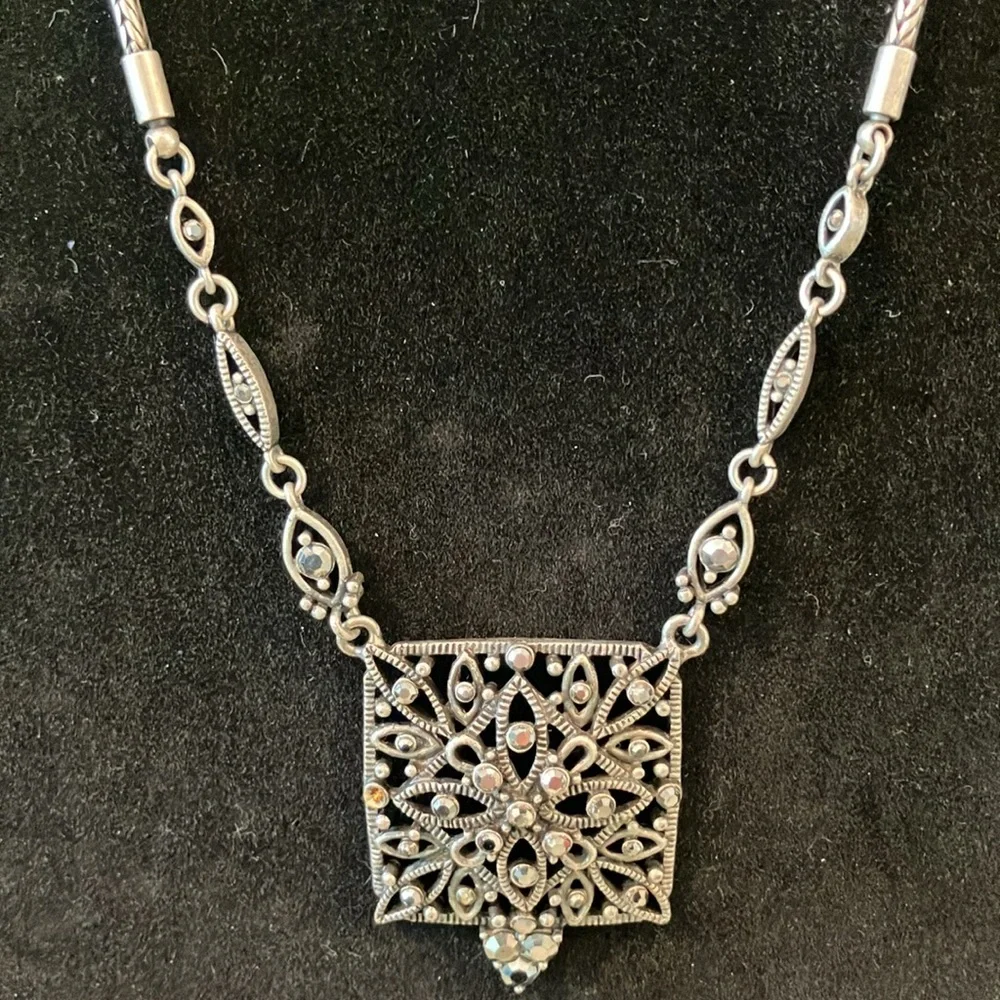 Vintage Filigree Pendant Necklace Art Deco Style Adjustable Length - Picture 4 of 5